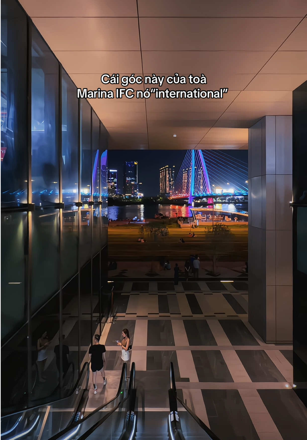 Góc này của toà Marina IFC nó international. #checkin #hochiminh #hochiminhcity #marinacentraltower 