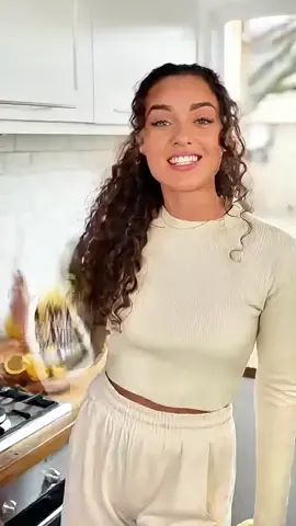 Kitchen grease doesn’t stand a chance 😳✨ This cleaner is actual MAGIC!” #CleanTok #HomeCleaning #KitchenHacks #BlackFriday #TikTokMadeMeBuyIt 