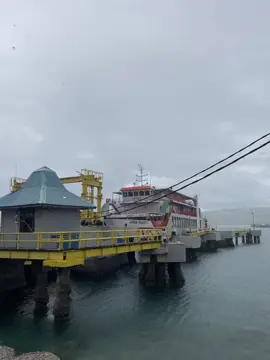 Part43._🦋 Lagi musim ujan, hati2 kalau berpergian.. Jangan lupa mantel hujannya biar tidak kehujanan lalu sakit 🤧  #fyppppppppppppppppppppppp  #nttpride🏝🔥  #ocean  #rain  #goodisgoodallthetime  