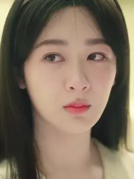 In order to force him to develop in a better city, she lied to him that she had fallen in love with someone else. Eighteen years later, they met again.#cdrama #loveendures #fanchengcheng #yangzi #tiktoktainment 