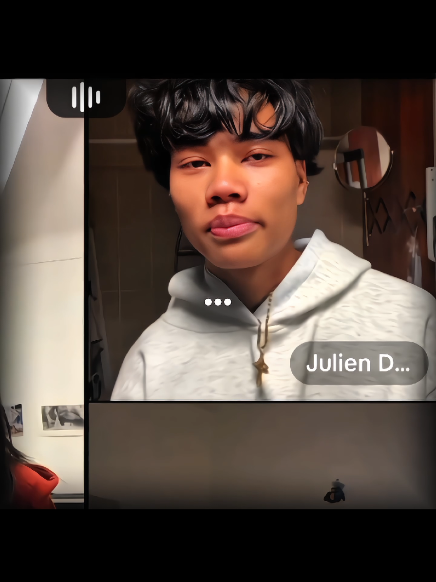 où est passé notre garçon qui souriait tout le temps..@Citron✨ @Julien Daguisy @L #rediffusion #citron #julien #luc #redm0nkey 