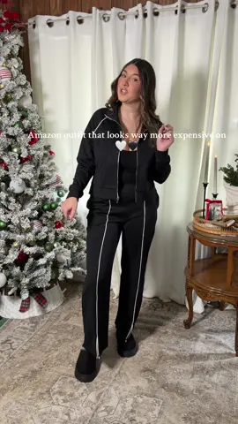 This Amazon set is giving elevated cozy vibes — the wide leg pants, the clean lines, and the fit just make it look so put-together. Perfect for errands, travel days, or a comfy but cute outfit when you still want to feel polished 🖤 Linked in my bio 🤍 #amazonfinds #amazonfashion #tryonhaul #winteroutfits2024 #neutralstyle @Uniankiya 