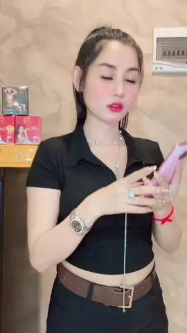 មិនស្រលាញ់គេហើយមកខ្ចីលុយគេទៀតហា😒