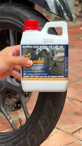 Phải nói là nhờ cái chai dưỡng đen bóng này mà cái lốp xe của tui lúc nào cũng như mới. #thoaithichthu1995 #xuhuong #sprayking #duonglopxe #duongbonglopxe 