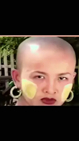 #မမထွန်းအိနြာဗိုလ်ချစ်သူများတွက်အားလုံးချစ်တယ် #我愛你，我愛你，趁你們還沒開始分崩離析 #私はあなたがとても大好きです #ကျေးဇူးပါနော်🤣🤣🤣🤣🤣🤣🤣🤣🤣🤣🤣🤣 