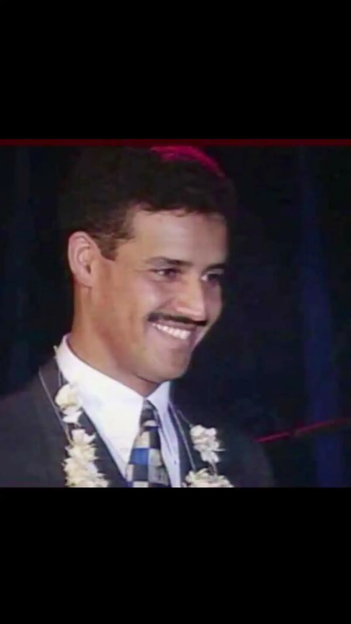 واذا كان النظر يرضيك  عطاك خالد عيونه .. #خالد_عبدالرحمن #ماجد_الماجد 