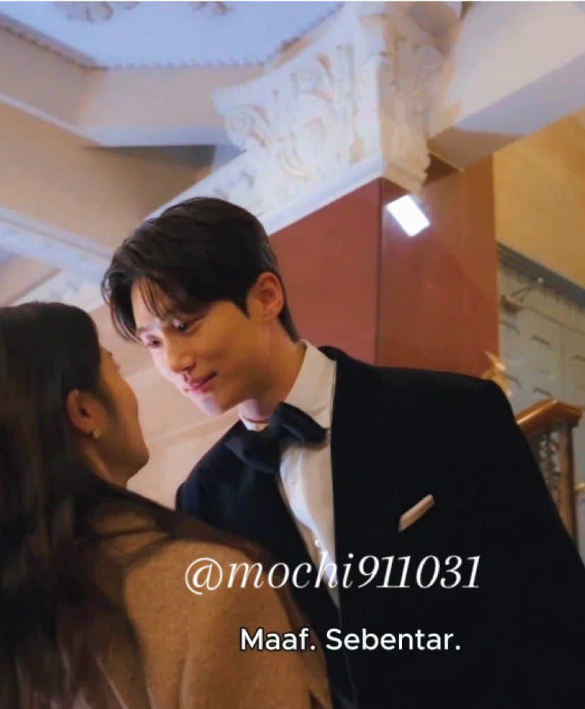 Nothing, just Hyeyoon playing with Wooseok🤭😄 #kimhyeyoon #byeonwooseok #lovelyrunner #bluray 