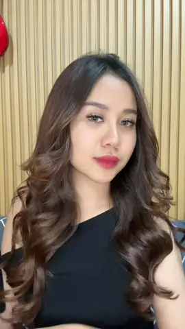 now ga perlu khawatir lagi kalau kesiangan ga sempet nyalon. Karna ada rangkaian perawatan rambut tresemme yang bantu kamu styling rambut. Good hair day starts with TRESemmé – karena rambut adalah mahkotamu. @TresemmeID #TRESemmeIndonesia