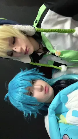 My glorious king aoba and also noiz is there ig @Emilio (⊗⌴ ખɩ) #dmmd #dmmdcosplay #aobaseragaki #aobaseragakicosplay #drammaticalmurdercosplay 