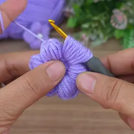 Beautiful Beautiful Crochet flower tutorial for beginners #crochetbasics #howtocrochet #howtoknit #crochet #learntocrochet 