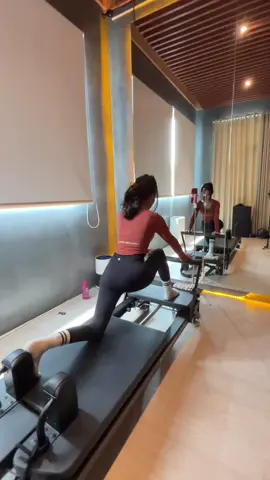 reformer stretches ✨🔥 #pilates #pilatesmalang 