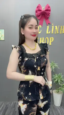 Màu đen mạnh mẽ  #xuhuong  #xuhuong  #xuhuong  #xuhuong  #xuhuong 