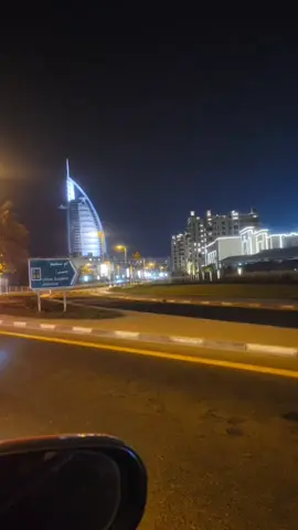 إن كنت معي أسهرُ الليل كلّهُ وإن غبت عني لا أستطيع النوم ما أشدّ الفرق بين الإثنين رغم أنّ كليهما أرق ! 