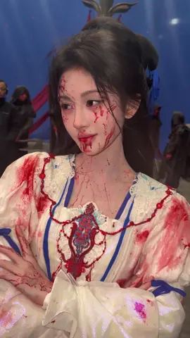 POV:  🗣️: quay cảnh ngược máu me tơi tả đó xong chị cảm thấy như nào?? 🍊Tiểu Cúc: Chụy bình thường 🤌 (Chị ơi em cảm thấy không ổn òi đó, mấy bịch khăn giấy đang chờ e nữa òi đó😭😭) #laichien #adai #cuctinhy #jujingyi鞠婧祎 #🌼_nhung_🌼_❤_kiku_❤ 