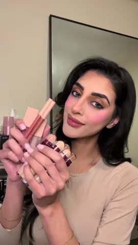 Conceal and Correct with @Maybelline NY  #maybellineconcealer #maybellinelipglaze #makeup #grwm #motd💄 