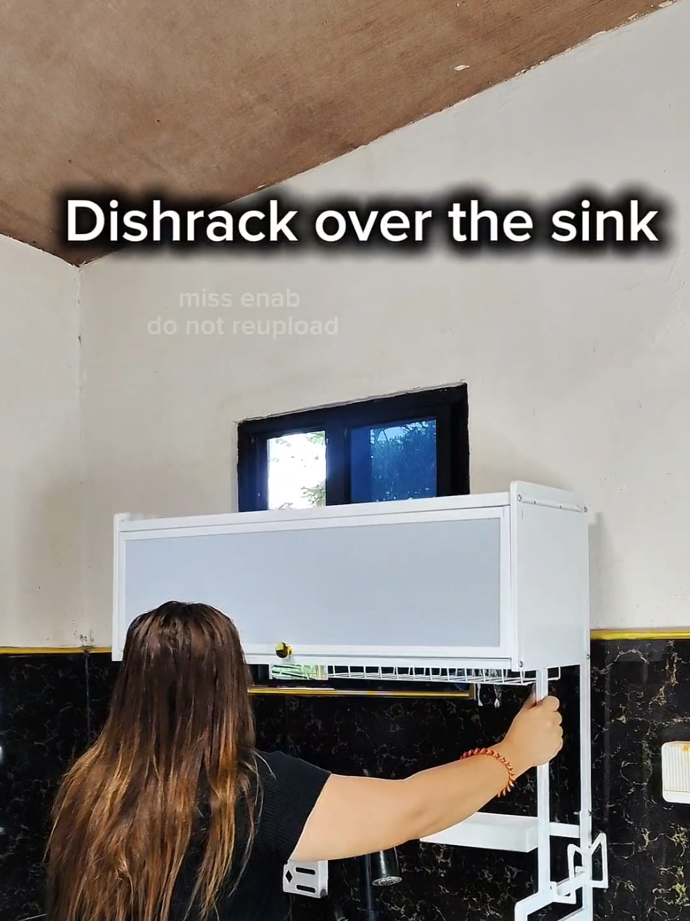 Dishrack over the sink  lakas makasosyal at ang linis tingnan! #dishrack #dishrackoverthesink  #dishrackorganizer #dishes #KitchenHacks 