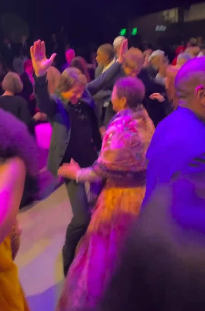 Tom Cruise loves to get down on the dance floor! 🕺 After receiving an honorary Oscar at the Governors Awards alongside Debbie Allen, 75, the Mission: Impossible star celebrated at her afterparty 🌟  #tomcruise #oscar  📸: Brandon O’Neal