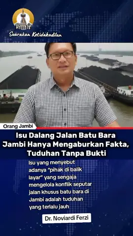 Dr. Noviardi Ferzi Oleh : Dr. Noviardi Ferzi Isu yang menyebut adanya “pihak di balik layar” yang sengaja mengelola konflik seputar jalan khusus batu bara di Jambi adalah tuduhan yang terlalu jauh, terlebih ketika tidak dibarengi bukti konkret. Narasi seperti itu mudah memancing kecurigaan publik, tetapi tanpa dokumen, tanpa nama, tanpa aliran dana, dan tanpa fakta verifikatif, ia hanya menjadi opini liar yang berpotensi menyesatkan. Tuduhan sebesar itu seharusnya dibuktikan dengan temuan investigatif, bukan asumsi yang dibangun dari persepsi dan kemarahan sesaat terhadap lambannya pembangunan. Dalam konteks jalan khusus batu bara, justru fakta yang tampak di permukaan memperlihatkan hal sebaliknya. Gubernur Jambi sudah memulai secara resmi pembangunan sejak 2022, lengkap dengan peletakan batu pertama dan penetapan trase jalan. Pengerjaan pun melibatkan sejumlah investor dan kontraktor resmi yang diumumkan secara terbuka. Tidak ada tanda-tanda bahwa proyek berjalan secara gelap atau dikendalikan oleh pihak misterius yang sengaja menciptakan konflik. Justru hambatan yang muncul sebagian besar bersifat teknis, seperti pembebasan lahan, perizinan kawasan hutan, dan kesiapan administrasi para perusahaan yang terlibat. Jika benar ada aktor besar yang mengelola konflik demi kepentingan tertentu, maka pastilah mereka berupaya menghilangkan transparansi. Namun yang terjadi justru sebaliknya: DPRD memanggil kontraktor, pemerintah pusat menekan percepatan, dan media lokal terus menyoroti progresnya. Model pengawasan semacam ini tidak kompatibel dengan narasi konspiratif yang dituduhkan. Sulit membayangkan bagaimana sebuah “pihak gelap” mampu mengkoordinasikan pemerintah provinsi, legislatif, aparat pusat, hingga media, tanpa satu pun bukti yang bisa dipertanggungjawabkan. Di tengah dinamika seperti ini, menimpakan kesalahan kepada pihak tak bernama hanya akan mengaburkan masalah sesungguhnya. Kewajiban pemerintah adalah menuntaskan pembangunan jalan khusus, sementara kewajiban publik adalah mengawasi dengan kritis namun tetap objektif. Tuduhan konspirasi tanpa dasar justru mengalihkan fokus dari persoalan nyata: lambannya realisasi janji gubernur yang sejak 2022 menjanjikan jalan khusus sebagai solusi. Fakta bahwa jalan itu belum selesai bukan bukti adanya dalang di balik layar; itu menunjukkan adanya tantangan teknis dan manajerial yang perlu dibenahi. Karena itu, penting untuk menempatkan kritik pada tempatnya. Mengawasi pemerintah adalah hak publik, tetapi membangun narasi fitnah tanpa data justru merusak kualitas diskursus. Jalan khusus batu bara adalah proyek besar yang memang perlu dikejar penyelesaiannya. Namun menuduh tanpa bukti tidak membantu percepatan, hanya memperkeruh keadaan dan menyesatkan opini masyarakat.(***) #pemprovjambi#batubara#fyppppppppppppppppppppppp #tiktokviral 