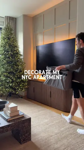 it’s so festive in here now 🎄😍