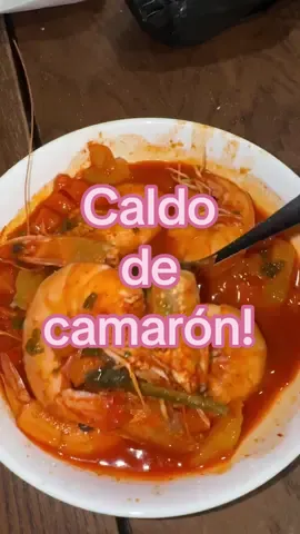 La receta rica y sabrosa de caldo de camarones que se sienten auténticas y perfectas para un clima acogedor son tendencia. #creatorsearchinsights #caldodecamaron #recetasfaciles #mexicanfood #mariscos 