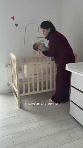 Найвідповідальніше це доглядати за такою ніжною дитячою шкірою. Для себе ми обрали косметику від Hipp Babysanft. Особливо люблю крем під підгузник від @hipp.ua  з пантенолом та цинком, це супер комбінація яка потурбується за шкірою вашого малюка. Крем без ароматизаторів і в цілому косметика з гарним складом! Я ще не один раз вам розкажу про цей бренд, бо ми дійсно нею користуємося ❤️ До речі, легко та швидко замовити ці продукти в аптеці, або на eva.ua  #першакосметикаHiPP #реклама