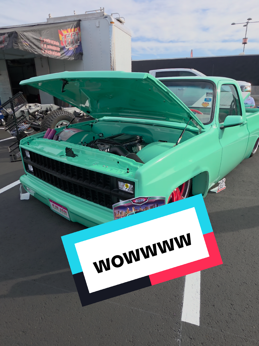 another one of my dinos top picks #dinosgitdown #chevy #squarebody #squarebodysyndicate 