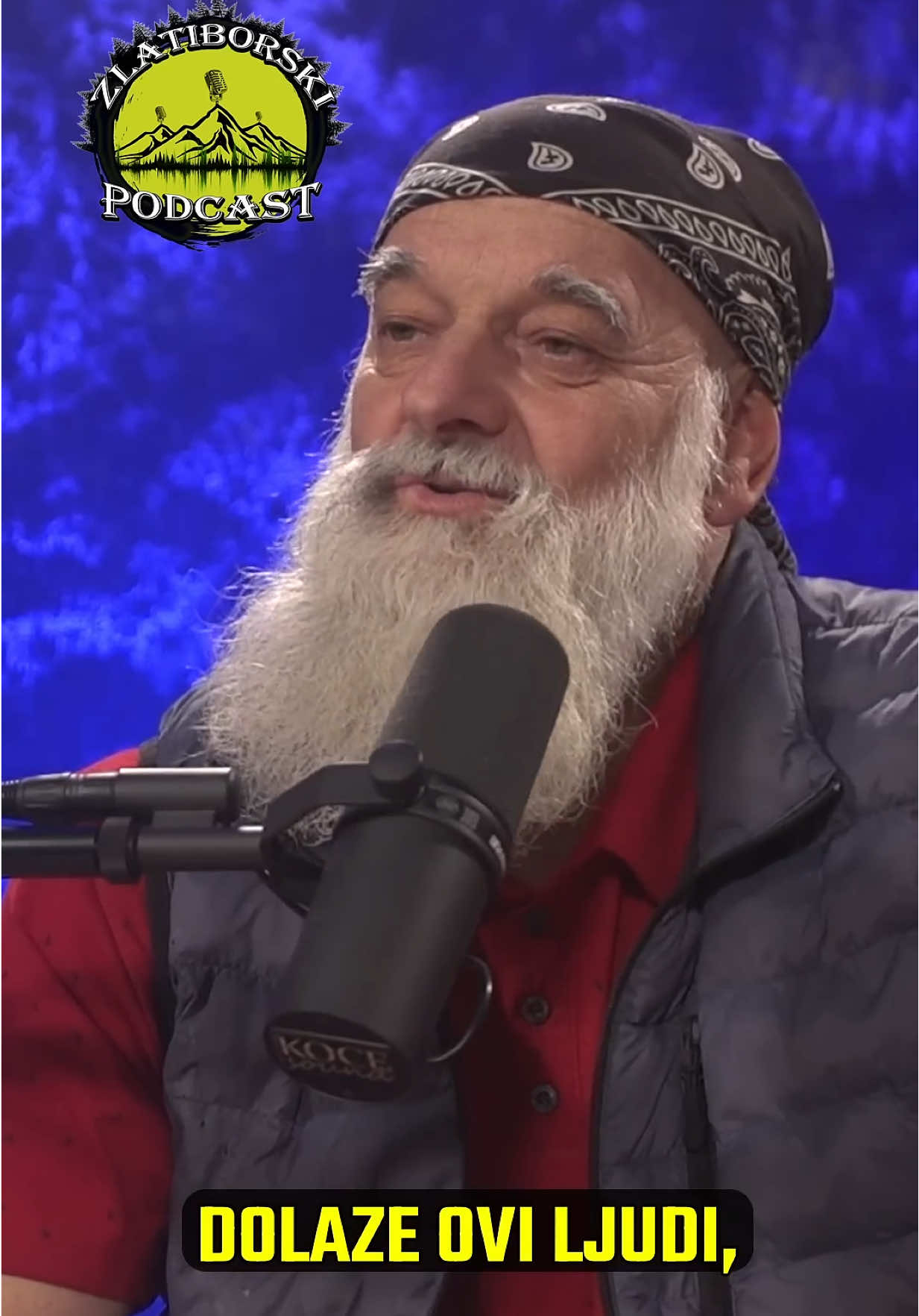 U 91. epizodi Zlatiborskog podkasta govori Dragan Kolaković Kolak, pčelar iz Čajetine. Otvorili smo nepotističku praksu da u naš studio dolaze roditelji nas autora, jer je Dragan Davidov otac.  Kolak senior je odrastao u selu Mokra Gora koje pripada užičkoj opštini, ali je snažno povezano i sa Čajetinom. Ovo pogranično selo je bilo u izboru za najlepše selo sveta, poznato je po Drvengradu reditelja Emira Kusturice, pruzi kojom je išao voz Ćira, Šarganskoj osmici... O svemu tome i svojim mokrogorskim doživljajima nam je Dragan govorio, kao i o fabrici Kotroman u kojoj je proveo veći deo radnog staža.  Naš gost se okušao u raznim zanimanjima i hobijima, a kao veliki zaljubljenik u prirodu se zainteresovao za pčelarstvo. Sa velikim poštovanjem prema pčeli kao neverovatnom živom biću, Dragan nam je pojasnio kako su uređena pčelinja društva, koje su uloge i zadaci matice, radilica i trutova, zašto se dešavaju problemi poput rojenja... Inače se bavi i uzgojem samih matica po čemu je poštovan u pčelarskom svetu. Razgovarali smo i o odlikama meda kao namirnice i pozitivnim uticajima na zdravlje ljudi. Kolak je bio spreman i na naša laička pitanja, a sigurno je pokrenuo teme koje su zanimljive stručnom delu javnosti. Inače, naš gost se bavio i muzikom, a zanimljivo da je ostvario i sportsku karijeru kao golman u nižim ligama. Govorio nam je i o odnosu sa svojim tastom Mihailom Ćupovićem, kojeg uvek rado pominjemo u našim epizodama.