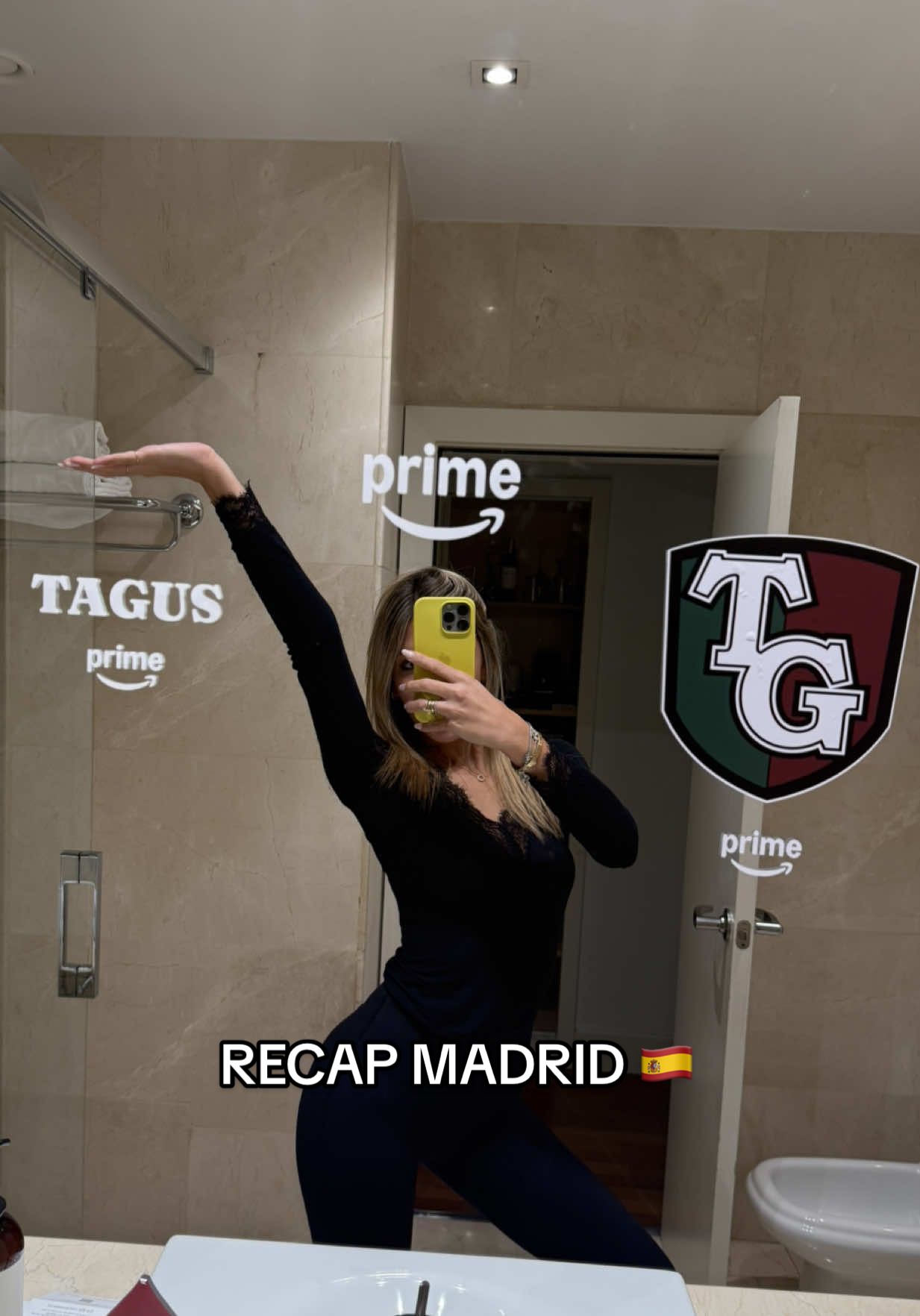 Madrid mi ha sorpresa in ogni angolo: colori, vibrazioni e un’accoglienza unica. Sono stata qui con per Perfectos Mentirosos, ho ancora molto da mostrarvi, non vedo l’ora !! 🇪🇸 💙 #invited #madrid #trip 