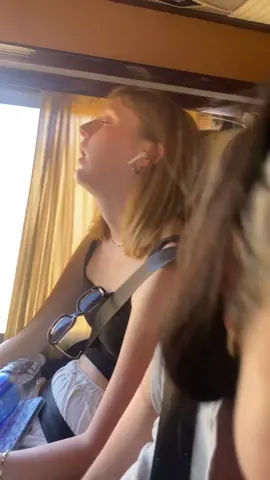 This might be one of the funniest things ever @Megan.barsness make her viral ‼️