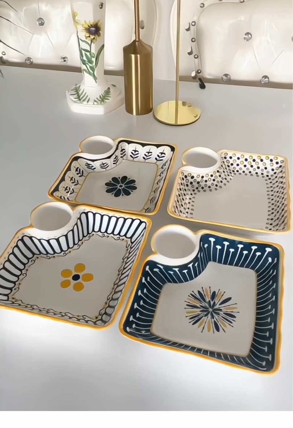 Piring Dumpling Dengan Tempat Bumbu Estetik #piringmakan #piringestetik #perabotestetik #fyp 