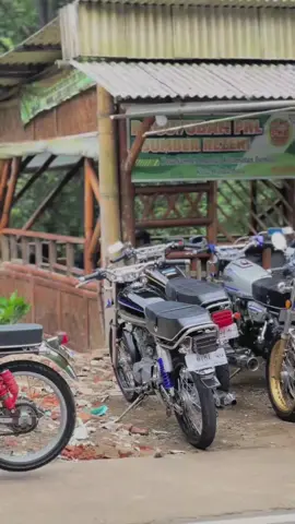 #gl100jatim #sadvibes #sadstory🥀  #jowopride #jowostory #sadpoetry  #sadquotes #sadboy #sadgirl  #gl100modifikasi #gl100indonesia  #CapCut #fyppp #fouryou #fyour 