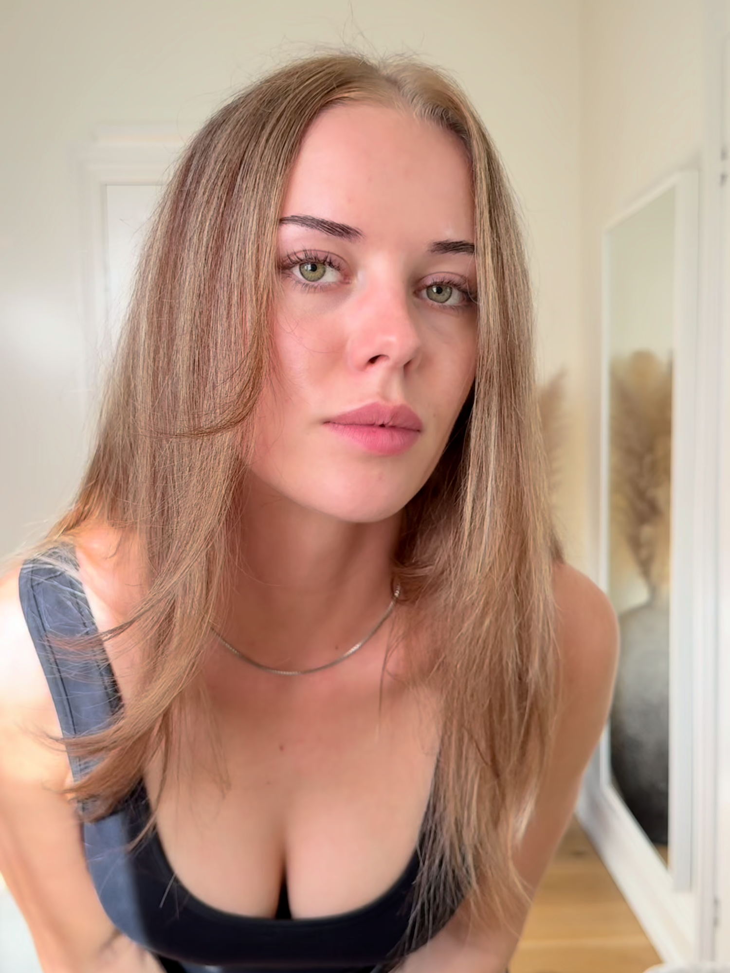 Jeg sværger, at de simple ting altid ender med at se bedst ud🥰 Brug min kode LUNDVIG10 for at få yderligere 10% rabat i løbet af Black Week! 🖤 Held og lykke med at få fingrene i den, mens den er på lager 😙 Få din på https://www.carecopenhagen.dk/products/care-air-8-i-1 #Sponsoreret #Partnerskab #CareCopenhagen #CareCopenhagenBlackFriday