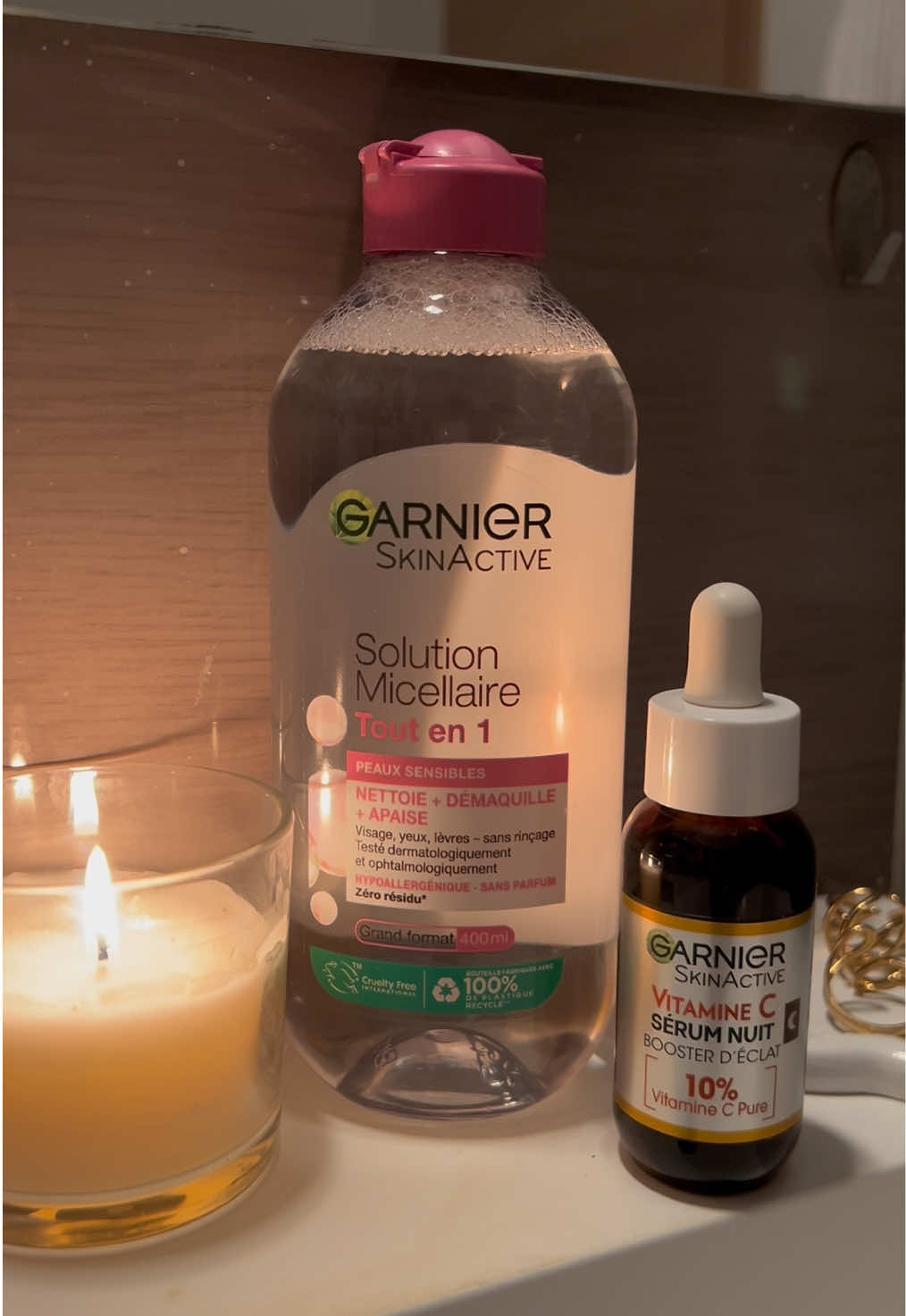 En partenariat avec Garnier Skincare ✨ Bienvenue dans cette nouvelle Minute Skincare ! Aujourd’hui, je vous invite à découvrir mon moment confort avec le Duo du Soir Garnier. Dans cette vidéo, je vous montre comment l’Eau Micellaire Peau Sensible et le Sérum Nu Booster d’Éclat à la Vitamine C transforment ma routine du soir. @Garnier  #garnierfr #garnierskincare #partenariat 