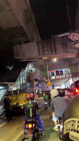 #vibesmalamhari #blokm #citylights 