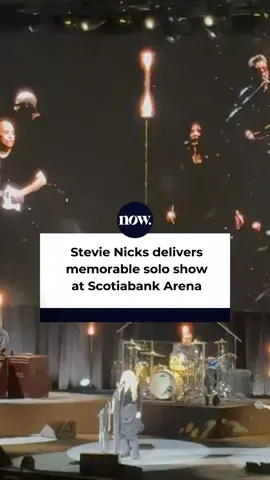 Stevie Nicks delivered a spellbinding performance at Toronto’s sold-out Scotiabank Arena over the weekend. 🔥 #FleetwoodMac #Toronto #ScotiabankArena Read more at nowtoronto.com.