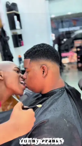 Barber shop crazy pranks😂😂 #funnyvideos #funnypranks #viralvideos #barbershoppranks #viralcontent 