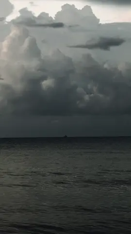 December - Neck Deep >>🥀 #december #neckdeep #lyrics #fyp #foryou 