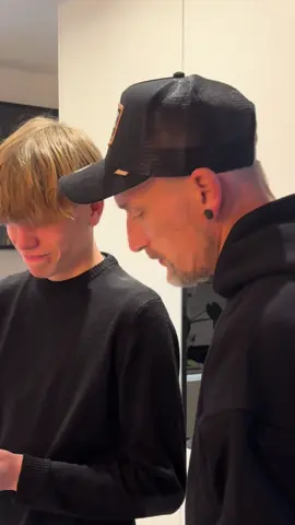 Meine Tochter reicht ihm wohl nicht… 😅😜#leo #familienleben #teenager #comedy #reallife @Jannis & Leonie♾️❤️ 😂😂😂