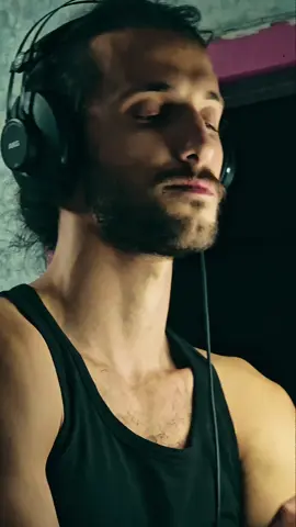 Я свободен, и ты тоже, поэтому  сохраняй мой новый трек 