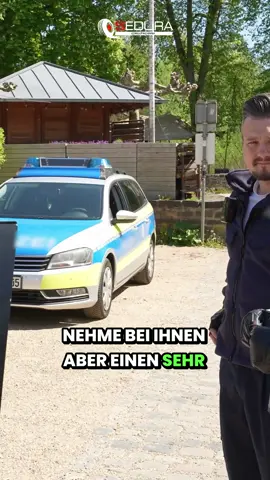 Cannabis legal verschrieben… trotzdem mitgenommen!? Symbolfoto/nachgestellte Szene. Es besteht keine Zusammenarbeit mit der oder Duldung durch die Polizei Dieses Video stellt keine Rechtsberatung dar
