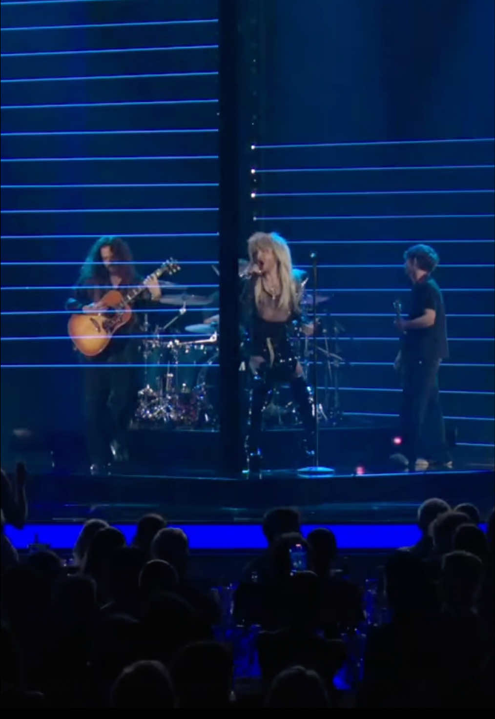 IT‘S TIME FOR A NEW ERA @Tokio Hotel @Bill Kaulitz #tokiohotel #billkaulitz #kaulitz #bambi 