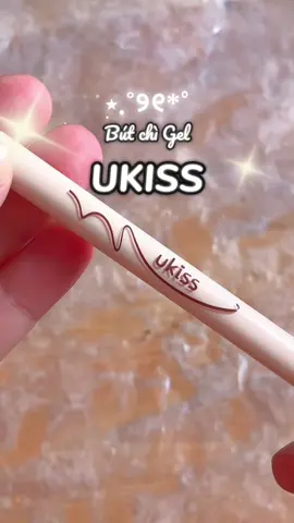 E kẻ mắt trong nhà Ukiss này là bản dupe của chì Canmake, giá hạt rẻ hơn mà vẽ nét, không hề bị nhột cho các bà tham khảo nè #kematgelukiss #ukiss #kematukiss #viral #kemattrong 
