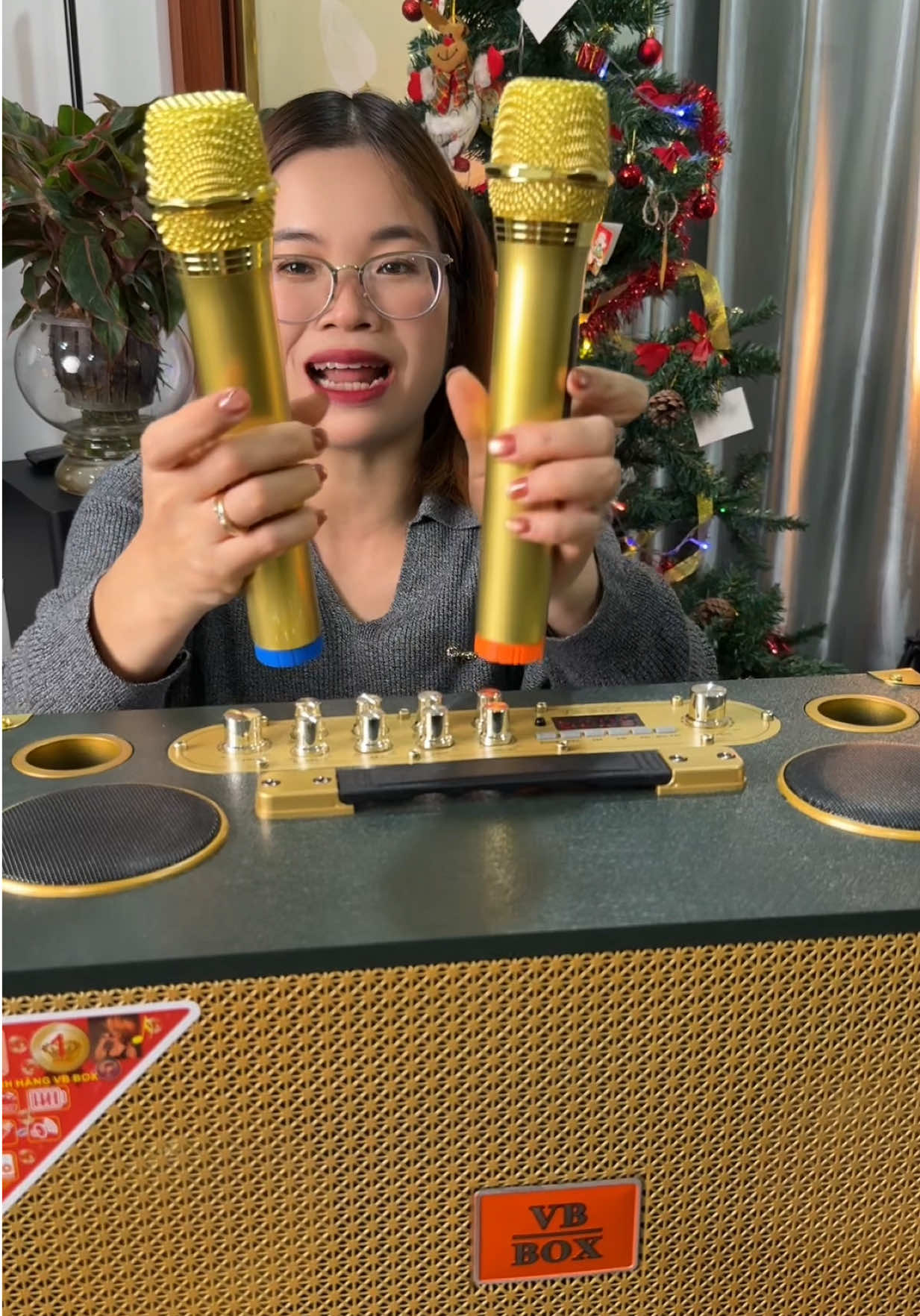 Loa karaoke kèm 2 micro không dây #kimthanhday #loakaraoke #xuhuong 