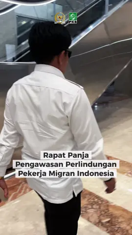 Melaksanakan Rapat Panja Komisi IX DPR RI mengenai Pengawasan Perlindungan Pekerja Migran Indonesia (PMI). Berdiskusi bersama Migrant CARE, ILO, SBMI, SP IMPPI KSPSI, dan Sarbumusi untuk mencari solusi terbaik demi kesejahteraan dan perlindungan saudara-saudara kita para Pekerja Migran. #RapatDPR #KomisiIX #PMI #KesejahteraanPMI