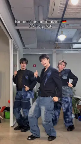 Big Ocean is coming to Germany and we’re celebrating with a special fansign event in Frankfurt! If you’ve always wanted to meet Big Ocean up close, this is your moment 😉 Join us on 29th November 2025 for a cute Q&A, autographs, photos and a fun Glow Challenge video together. How to join the raffle: Order any Big Ocean product on www.tokki-shop.de between Nov 17–25. Every paid order = one entry. Winners will be contacted via e-mail by TOKKI-SHOP on Nov 26 💌 What’s waiting for you at the event: Q&A session with the artists 💬 Autograph time with a signed selfie photocard 📸 Photo session (group photo 1:3) 💕 Glow Challenge video with Big Ocean 🎥✨ Our TOKKI-SHOP team can’t wait to spend a beautiful afternoon with you and Big Ocean ❤️ Find more news and updates on @big_ocean.official In cooperation between @parastar.ent , @createjump , @vibe_seoul & @tokkishop.de Website: www.tokki-shop.de @🌊Big Ocean🌊 #BigOcean #TokkiShop #TokkiShopDE  #Fansign 