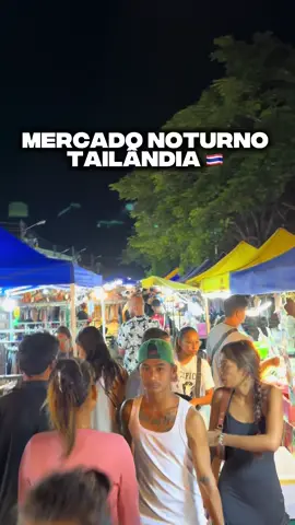 Se há mercado noturno, eu estou lá 👀 Mas desta vez sem grandes aventuras, foi só mesmo para safar o jantar 😅 Este mercado chama-se Thong Sala Saturday Night Market, que ocorre… aos Sábados, né… 📍 em Koh Phangan #tailândia #sudesteasiatico #mochilao #nomadadigital #trabalhoremoto