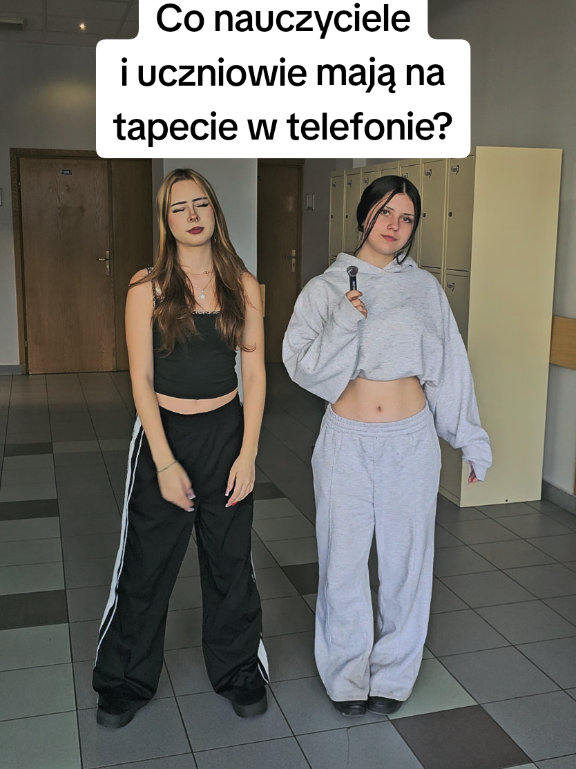 Co nauczyciele i uczniowie mają na tapecie w telefonie? #TEB #TEBEdukacja #dc #szkoła #nauczyciel 