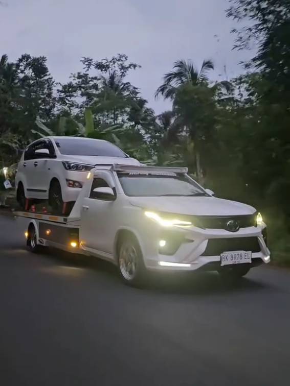 tjakep abisss 😍 #rodaempatimpian #mobilimpian #innovareborn #fortuner 