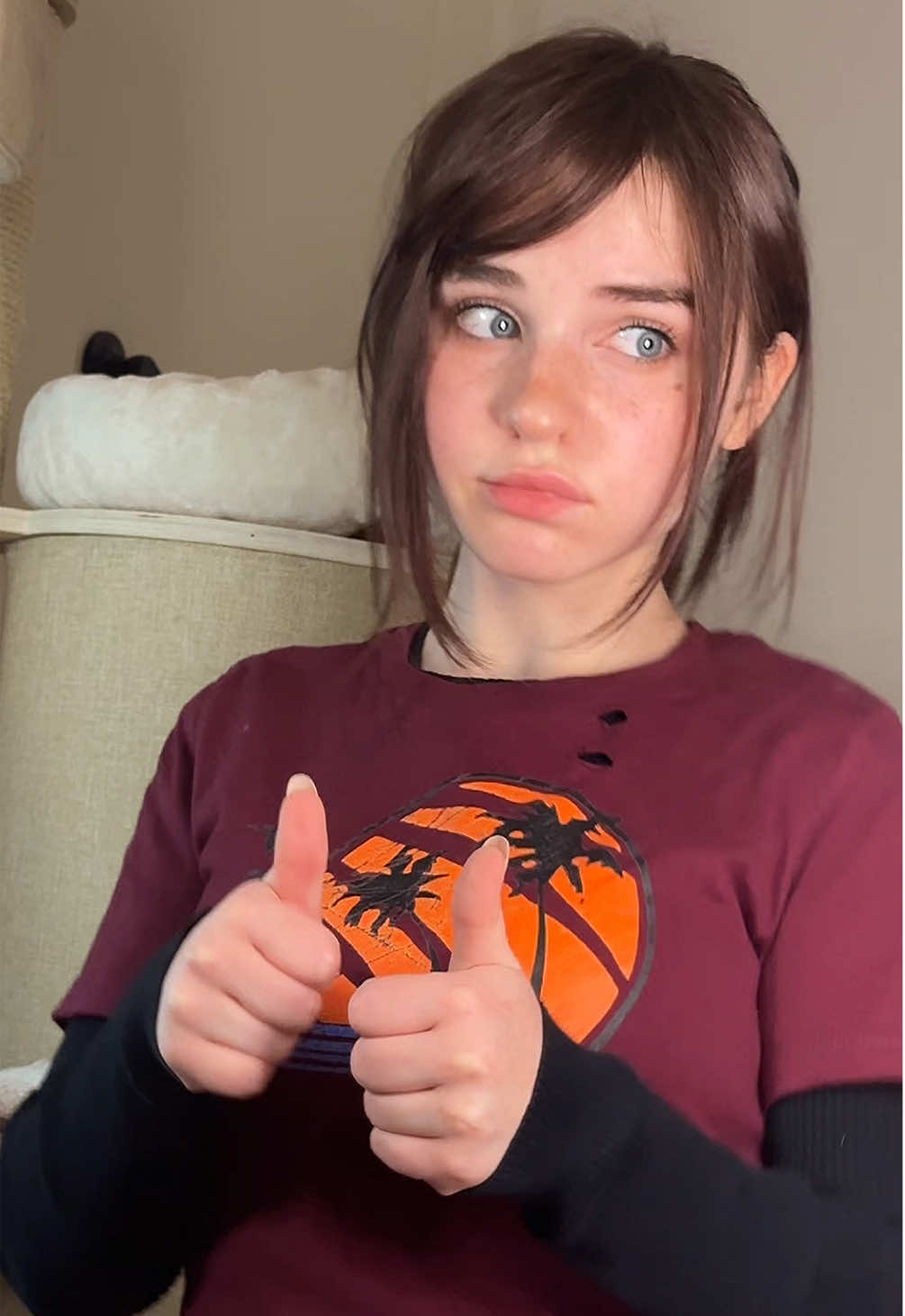 dude comments be acting like me and Bella Ramsey aren’t real people 😭💀 #elliewilliamscosplay #elliecosplay #elliewilliams #tlou #thelastofus 