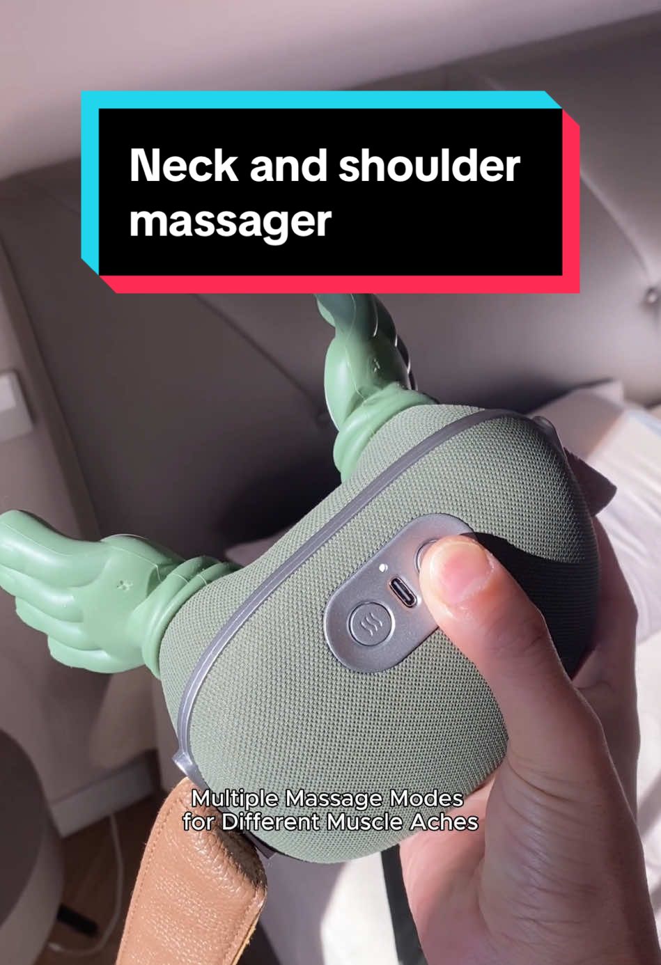 If someone gives me this massager as Christmas gift…🤩🎁🎄#tiktokmademebuyit #blackfridaydeals #christmasgift #heatedmassager #handmassager #shouldermassager #neckmassager #sephoraalışverişim 